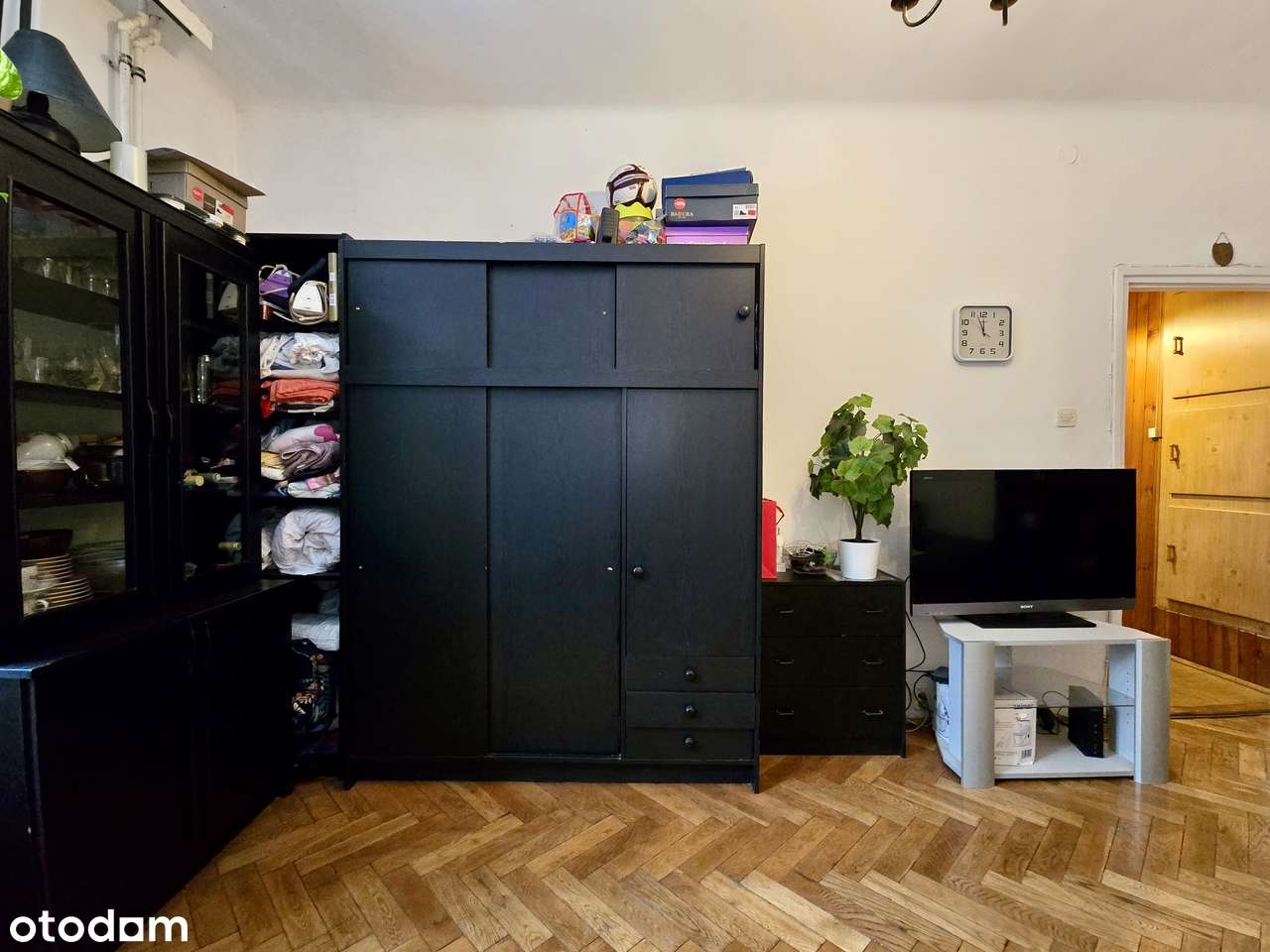 Kawalerka/2 pokoje | 35,49m2 | kamienica | Plac Hallera | parter |-6