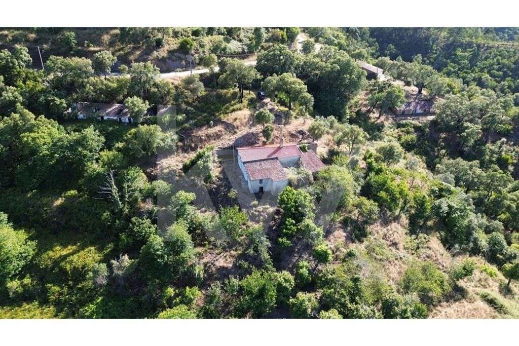 Propriedade com 1,4ha e edificação com mais de 200 m2 em Monchique - Grande imagem: 4/32