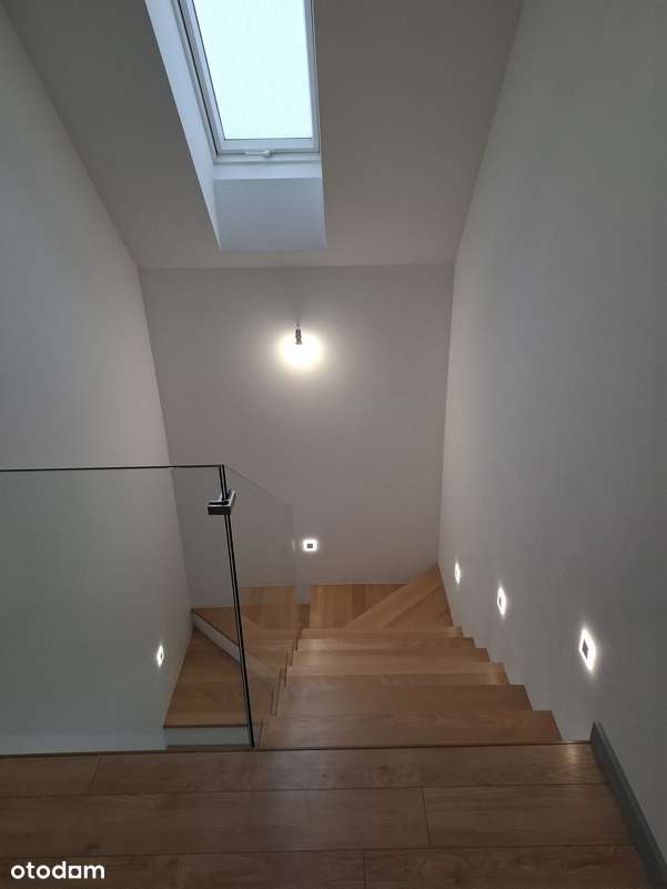 Nowy dom 130m2, działka 1380 m2 w atrakcyjnym miejscu !-18