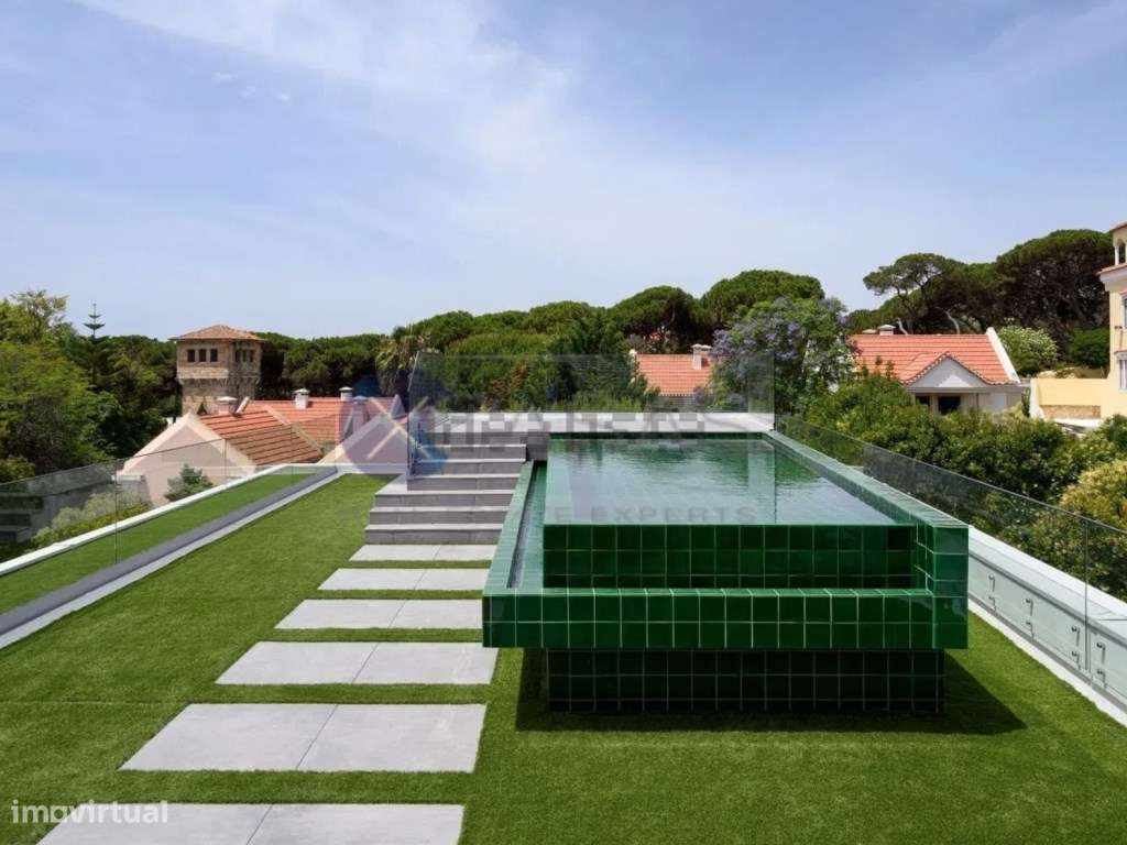 Luxuosa Penthouse T4 1 No Centro Do Estoril Com Vista Direta De Mar