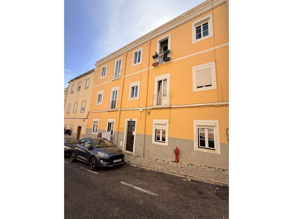 T2 renovado em Campo de Ourique-20
