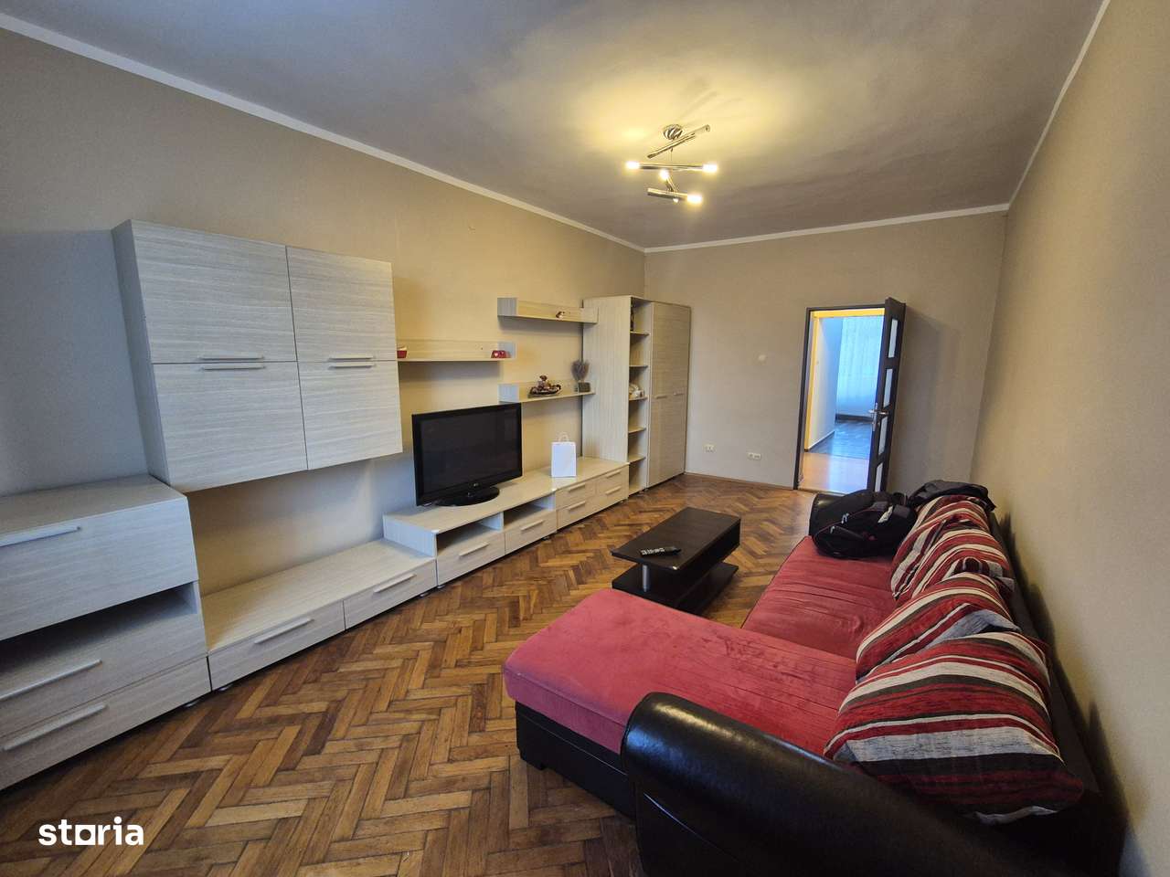 Apartament 2 camere de închiriat - Imagine principală: 5/15