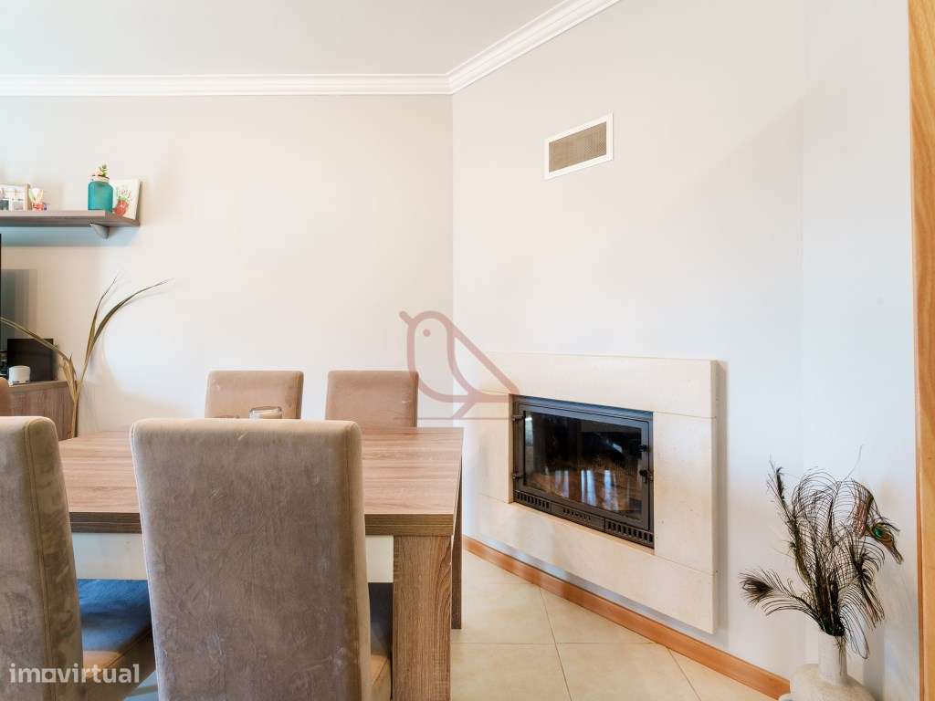 T3 com Terraço Envolvente e Garagem de 70 m² | Casais Castelo, Riachos-2