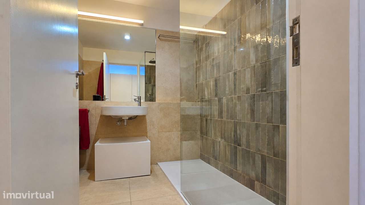 T3 remodelado na Rua do Godinho, Matosinhos com 153m²-13