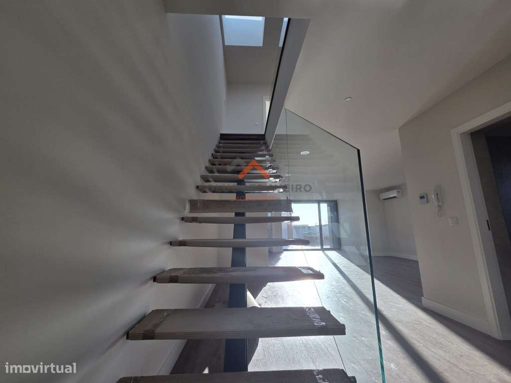 Moradia T4 a 1km das Glicinias!-14