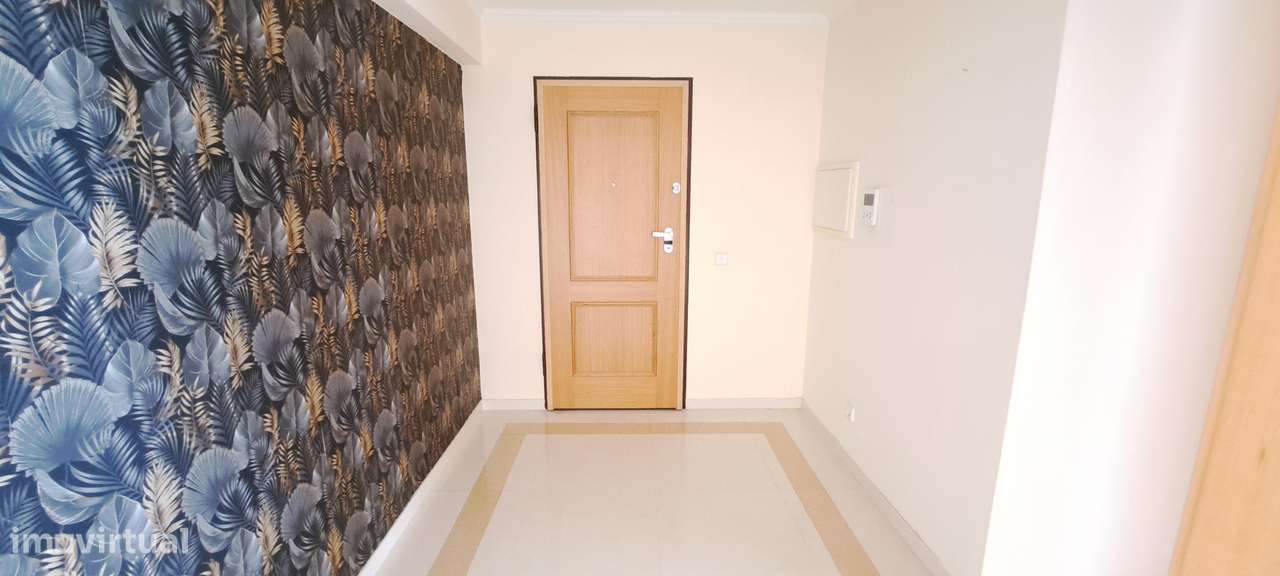 Apartamento T4  152m2 , Lugar estacionamento junto á praia  Alcochete.-18