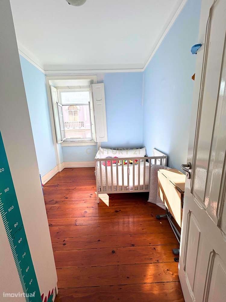 T2 Remodelado com Vista Lateral de Rio – 80m²-17