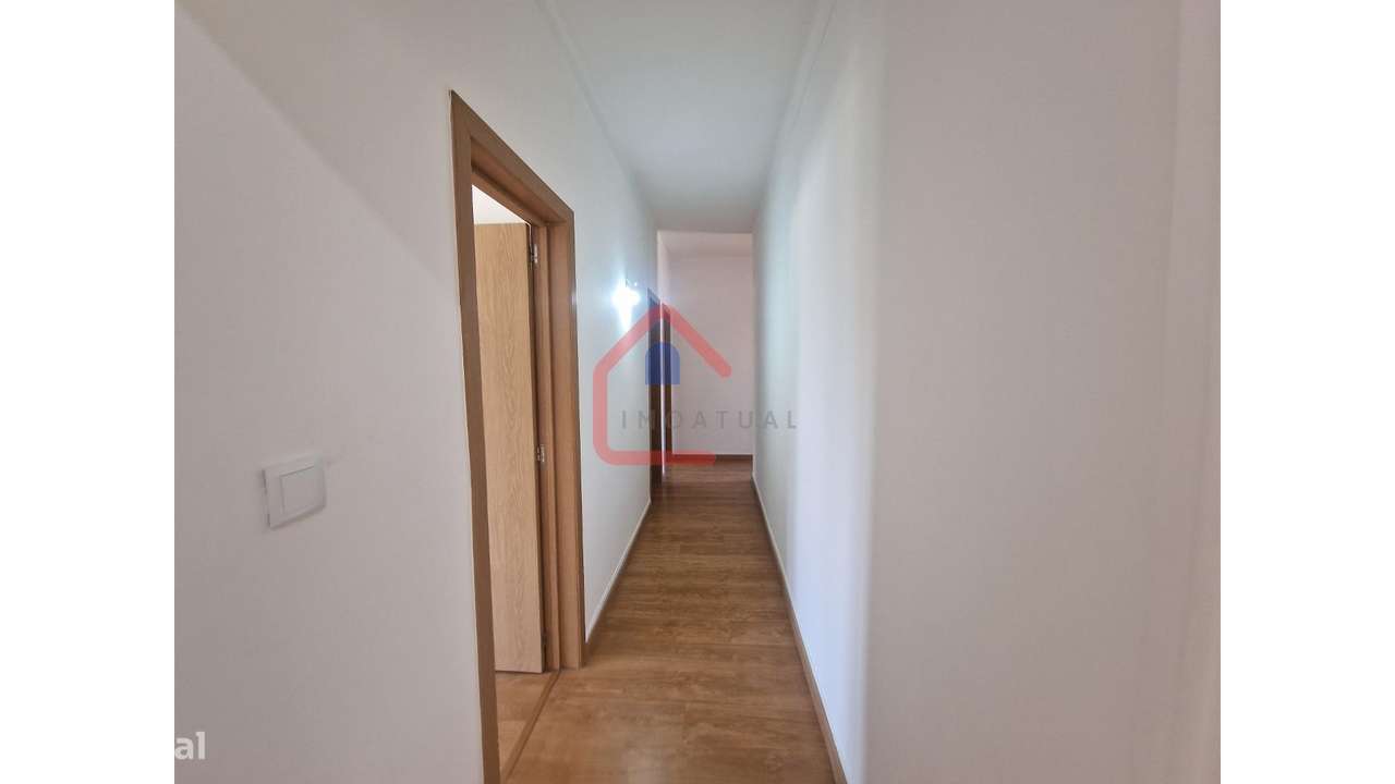 Apartamento T4 em Mercês-19