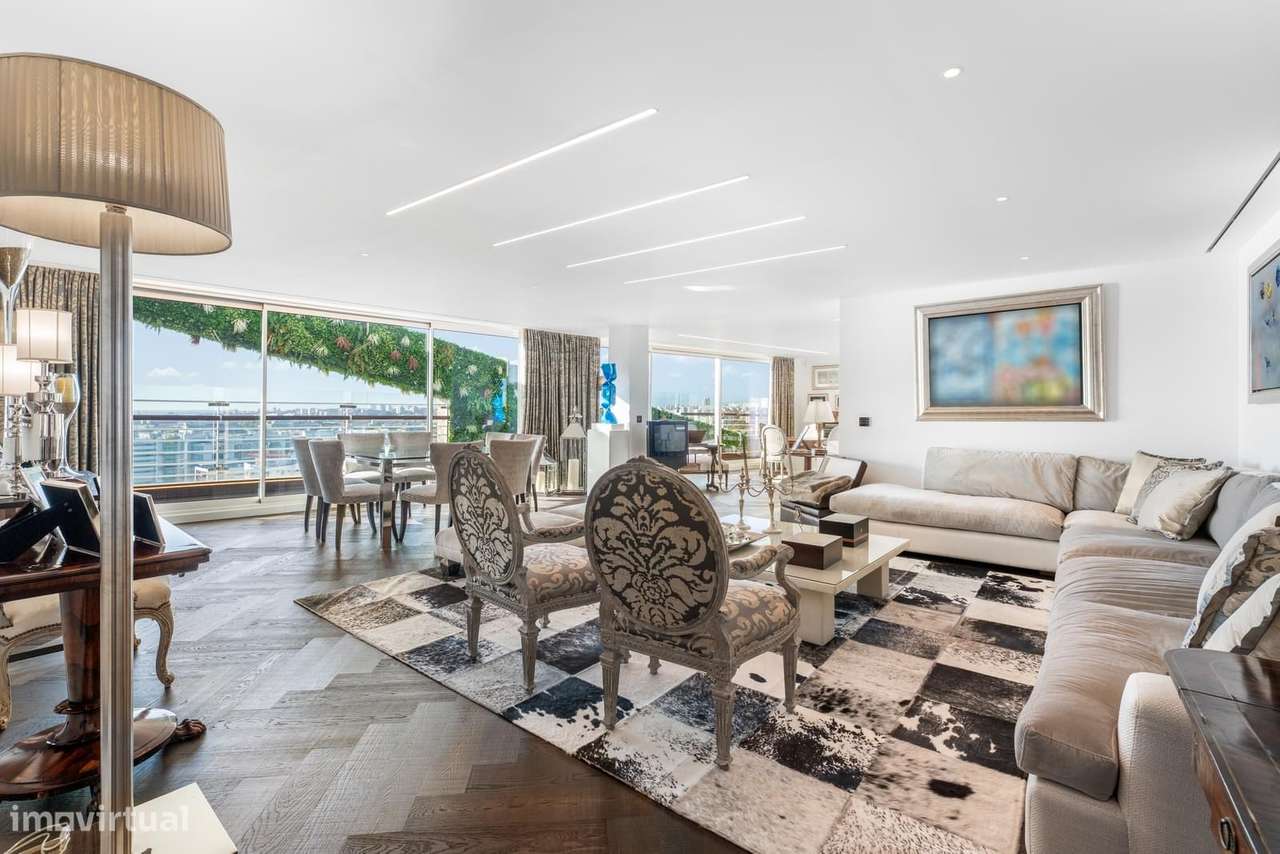 Penthouse T4 Com Vista Parque Das Nacoes Lisboa