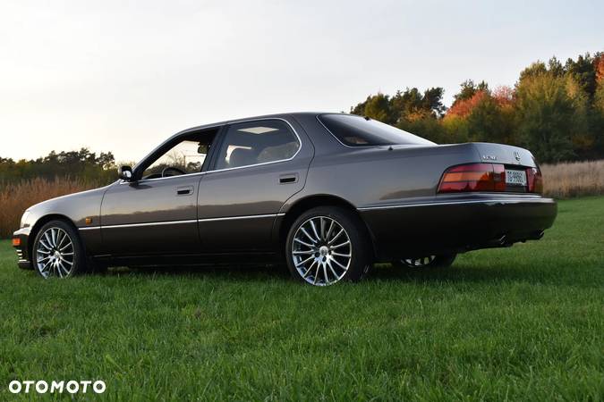 Lexus LS 400 - 7