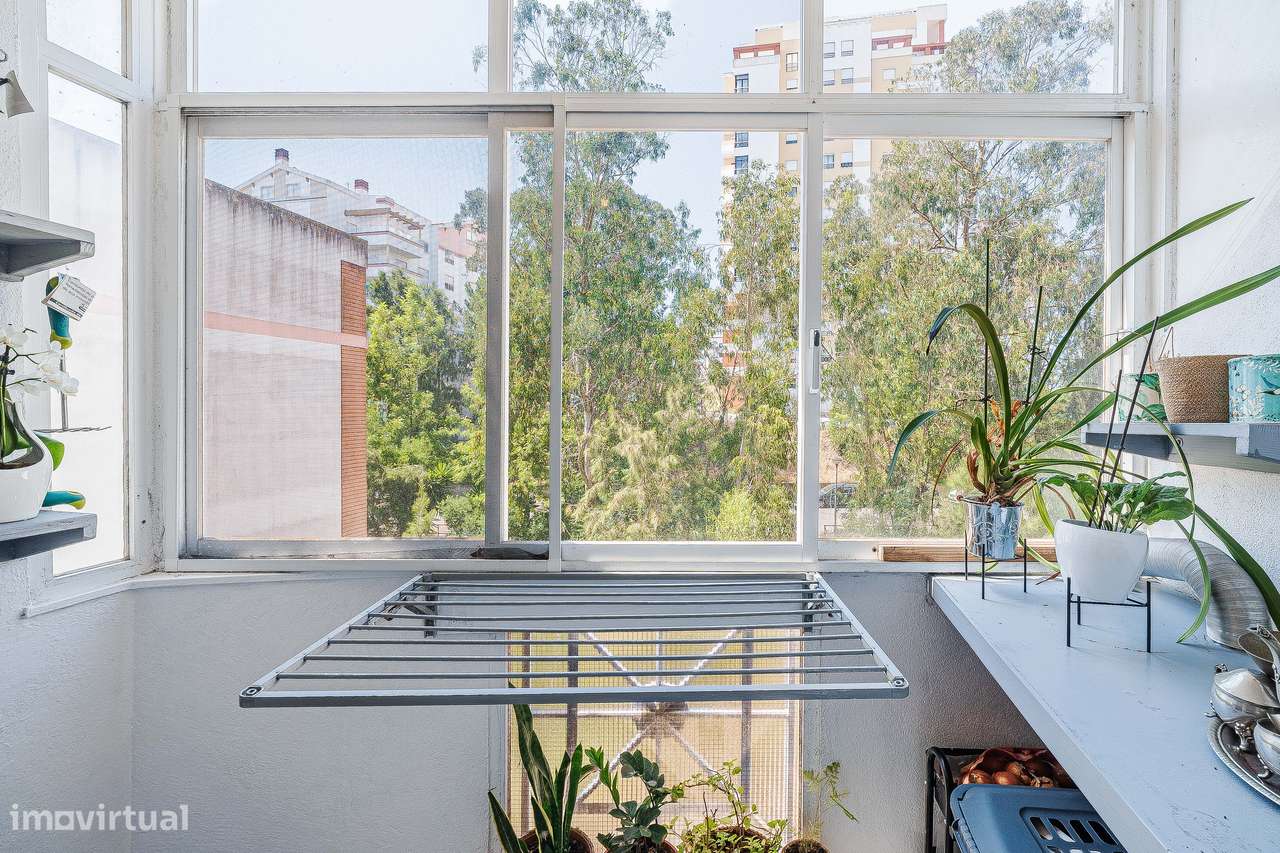 Apartamento T2 Remodelado | Tapada das Mercês-17