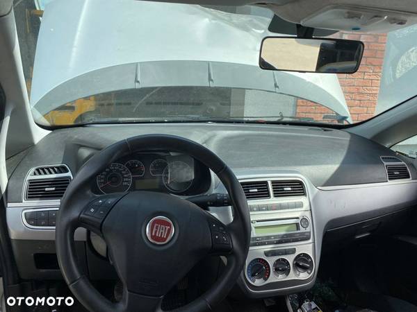 Deska rozdzielcza kokpit airbag Fiat Grande Punto - 1