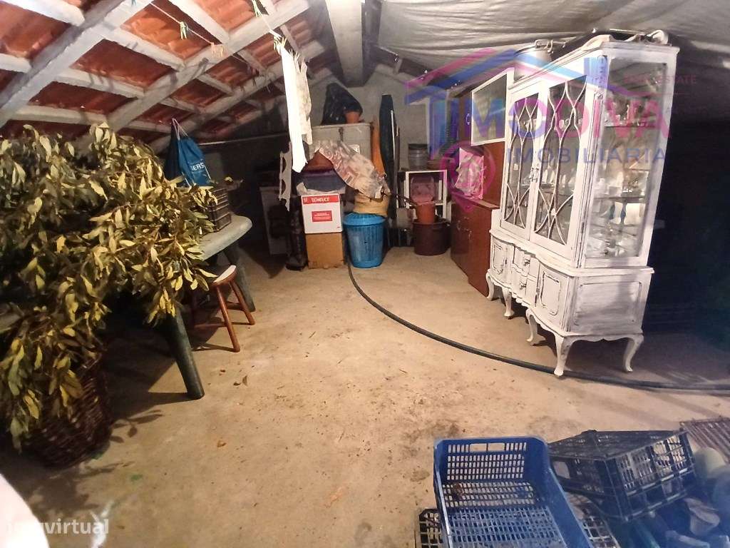 Moradia térrea T4, com churrasqueira e jardim em Arega-47