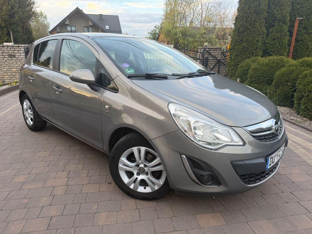 Opel Corsa D 1.4 16V Satellite 2011