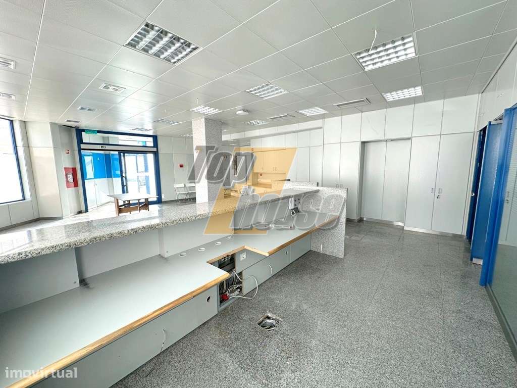 Loja com 127m2 - Costa de Caparica-2