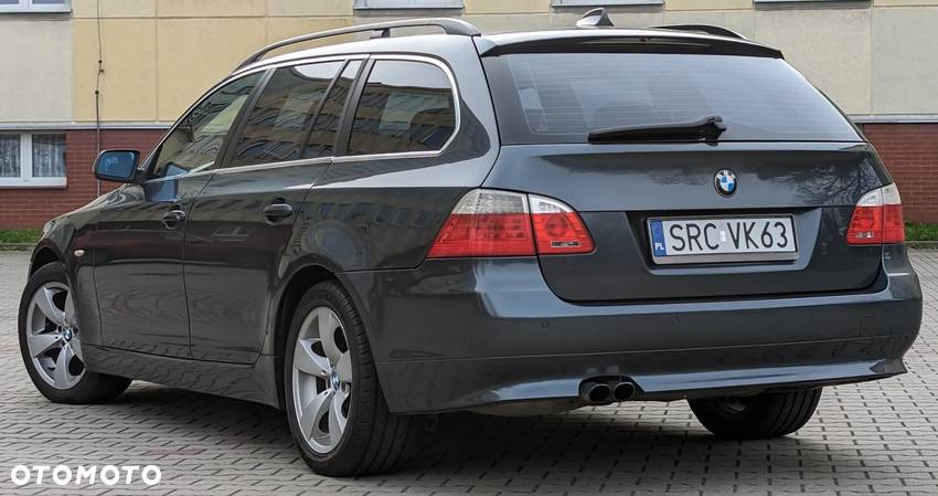 BMW Seria 5 525i - 4