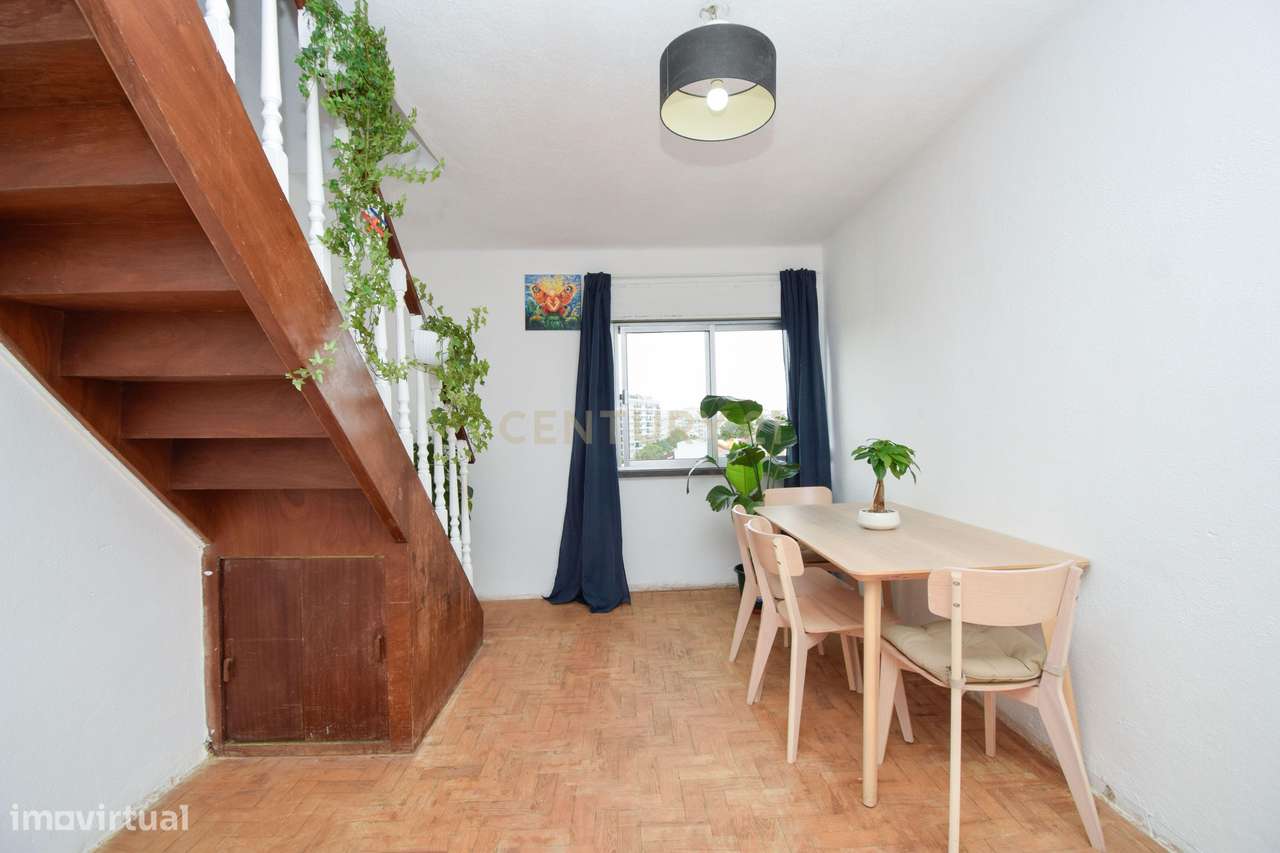 T2 duplex com sótão nas Pedralvas, Benfica-7