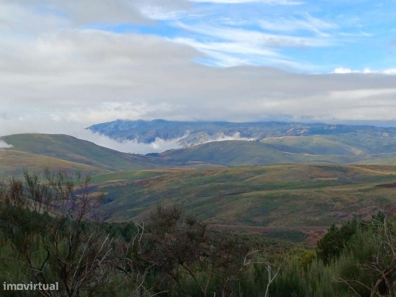 Duas habitações em 18 hectares-18
