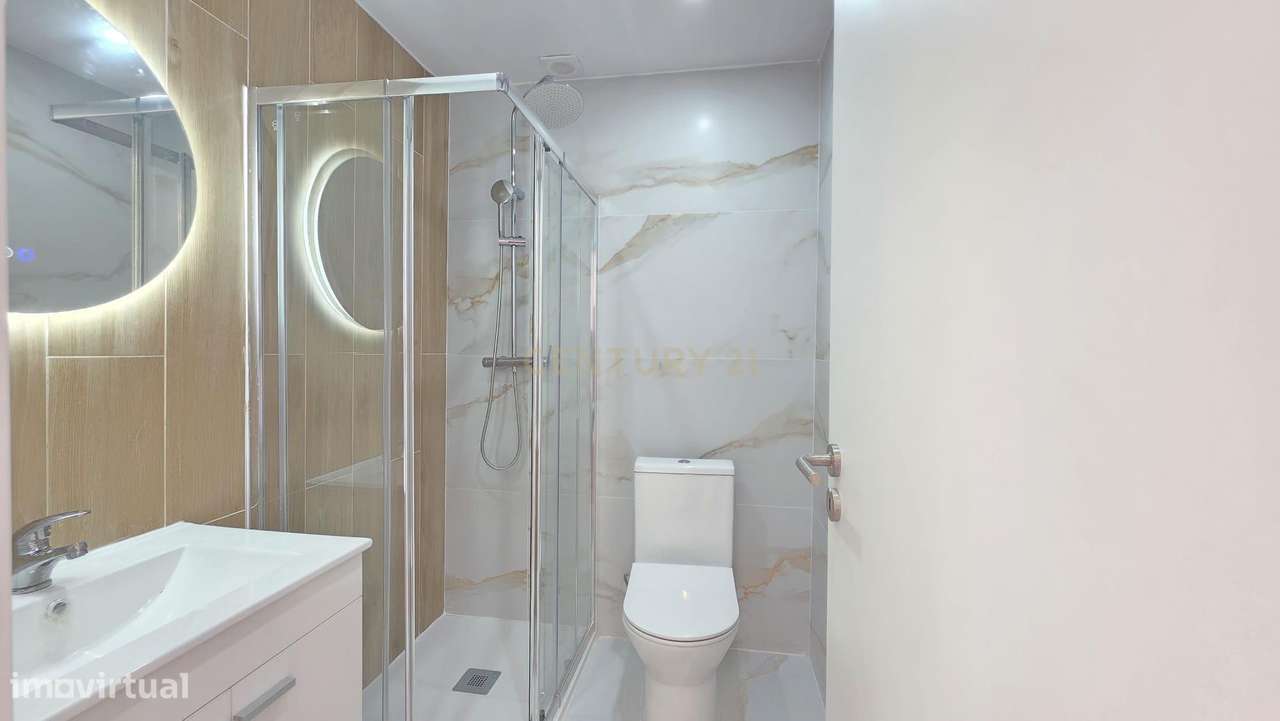 T2 Totalmente Remodelado em Queluz – Pronto a Habitar-10