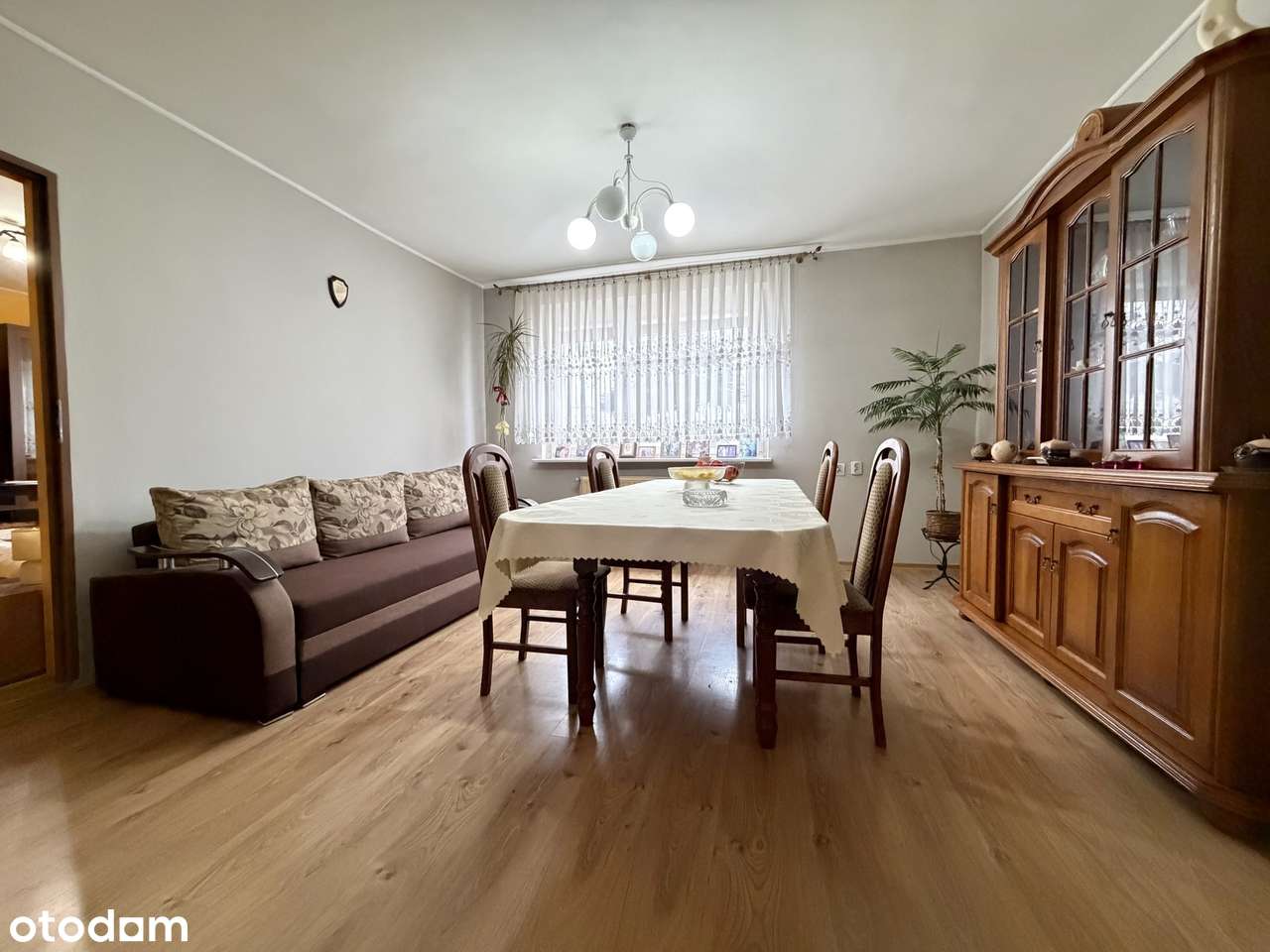 Dom wolnostojący w Pakości na dużej działce!-3