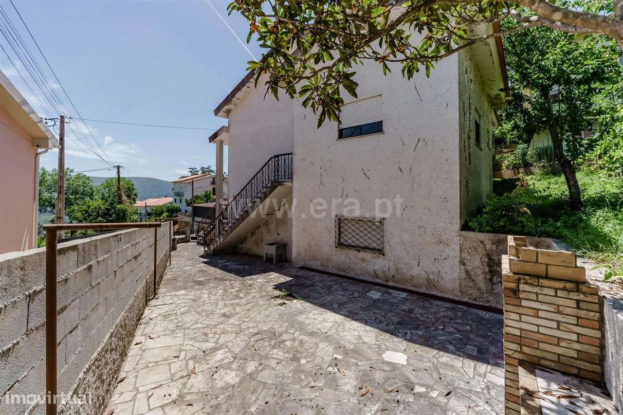 Moradia Isolada T3 / Seia, Torrozelo-5