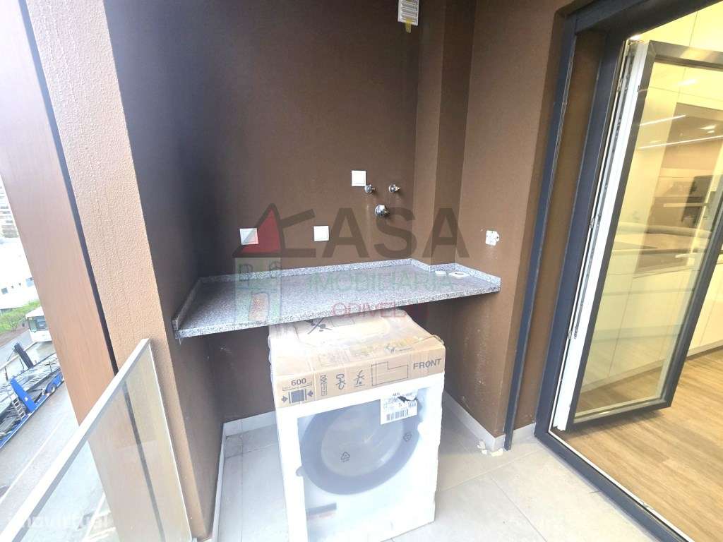 Apartamentos T2 e T3 em condomínio fechado com piscina-8