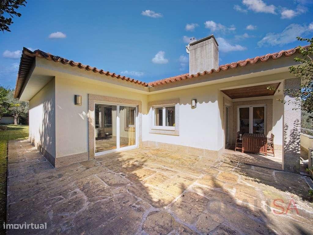 Moradia com piscina, jardim e bosque localizada na Encosta do Bom J...-33