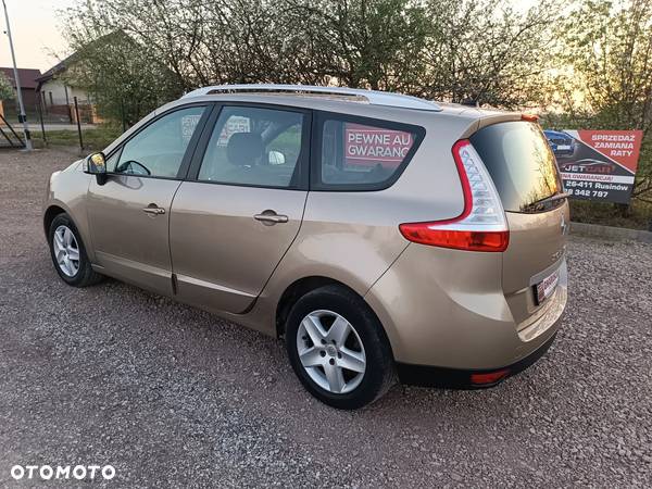 Renault Grand Scenic dCi 110 Paris - 17