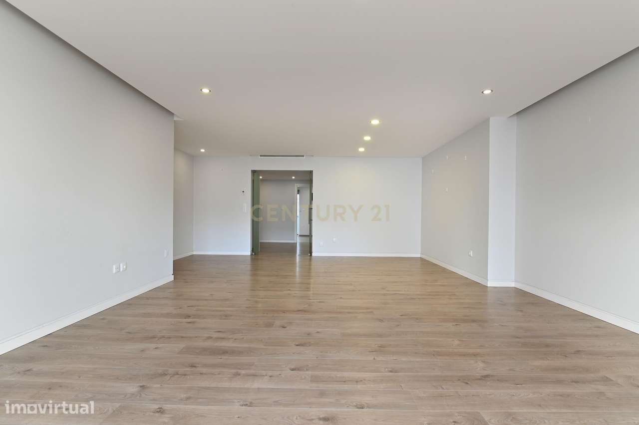 Apartamento T3 de Luxo com Box para 2 Carros — Quinta das Marianas, Pa-5