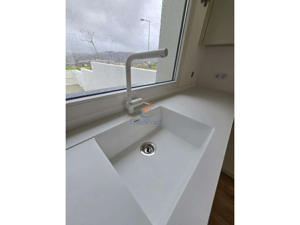 Apartamento T3 c/ Varanda de 22 m2 em Condomínio Privado | Odivelas - Grande imagem: 4/16