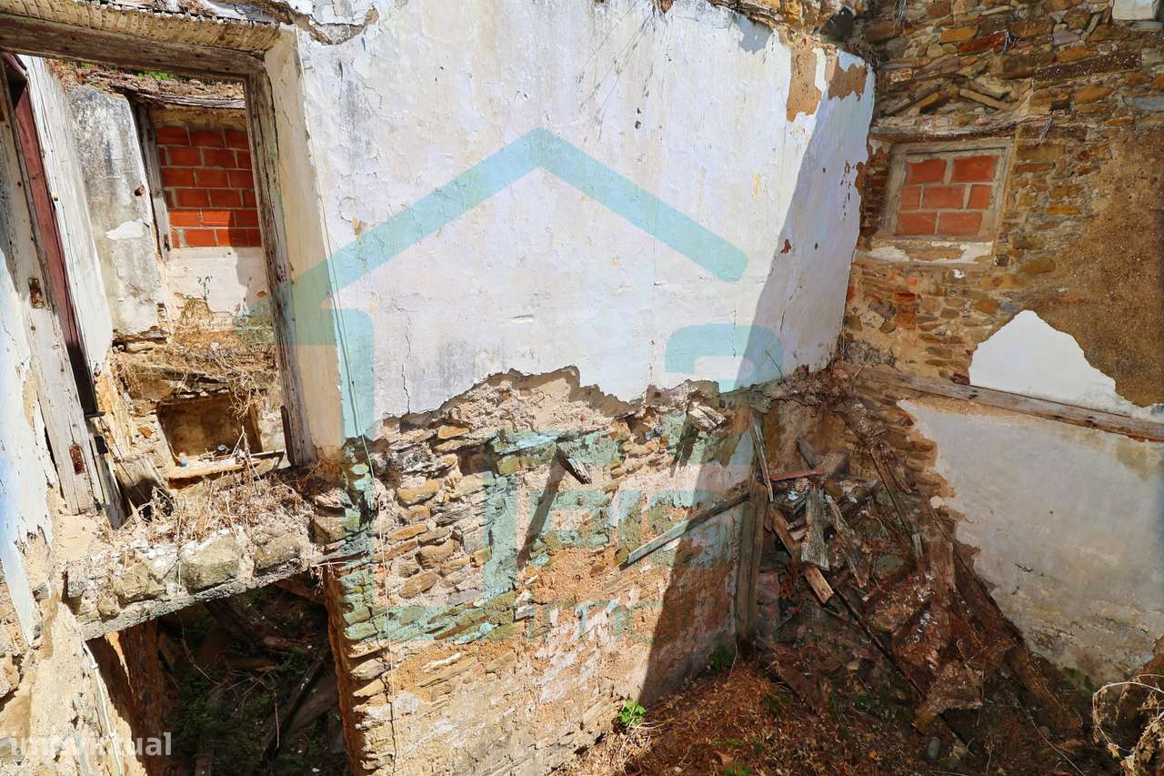 Moradia para recuperar 323 m², dois pisos, 25 minutos de Torres Vedras-33