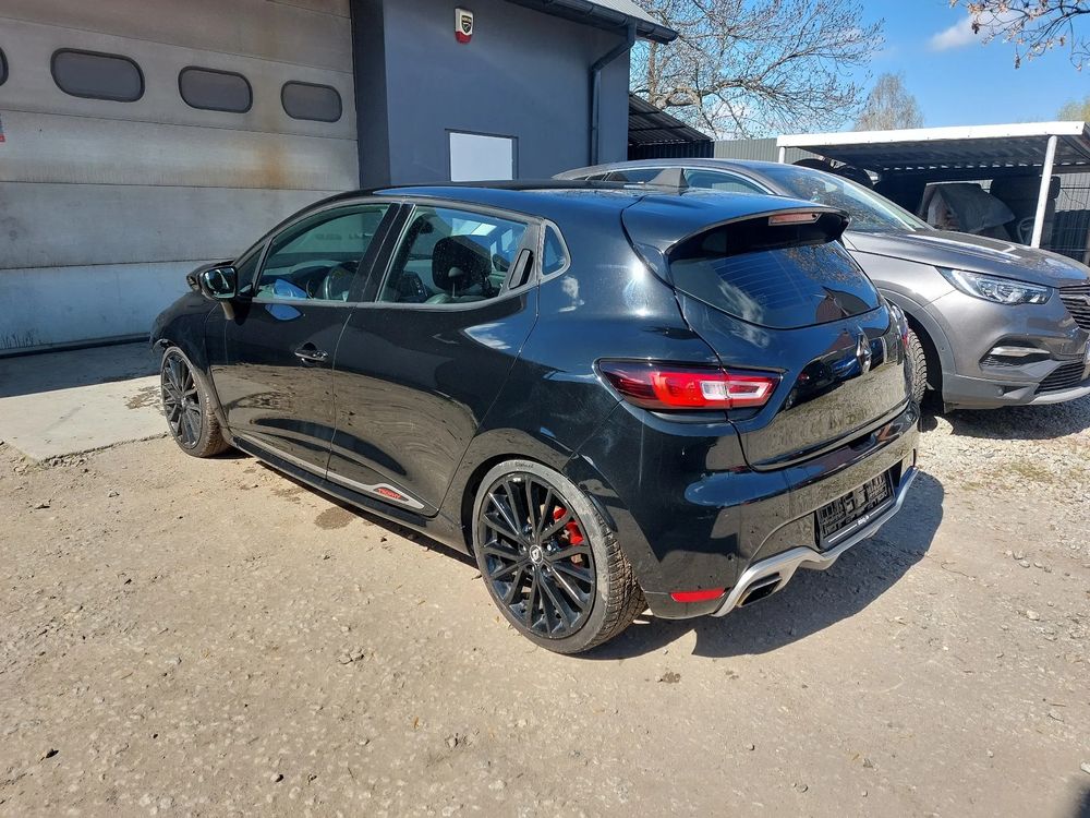 Renault Clio IV TCe 220 EDC R.S Trophy 2017