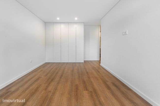 Apartamento T3 Novo  em Ferreiros-11