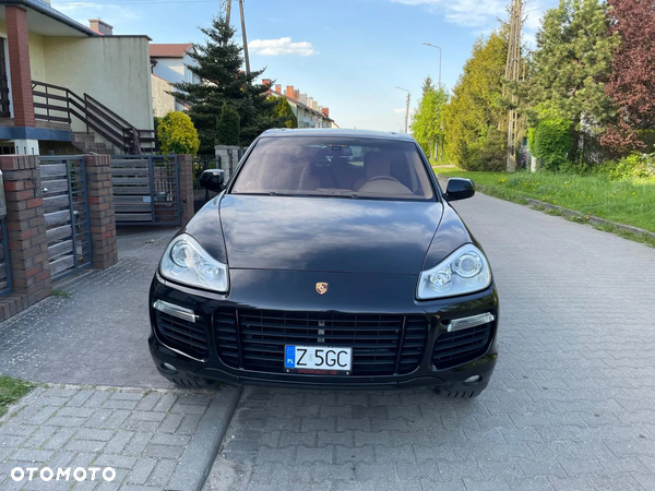 Porsche Cayenne - 6