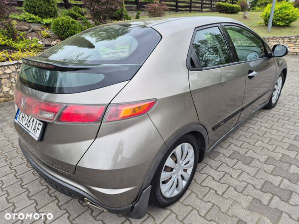 Honda Civic 1.8 Comfort - 13