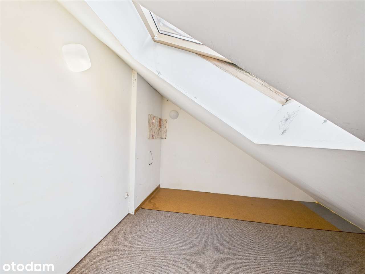 Dwupoziomowe mieszkanie, 2 pokoje, ul. 11-go Listopada-17