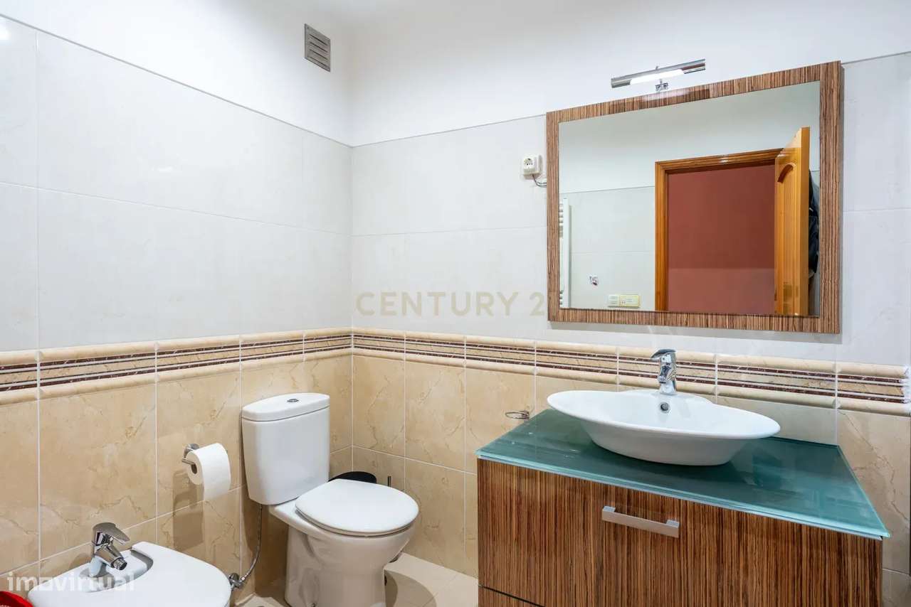 Penthouse T5 Jardins da Parede-19