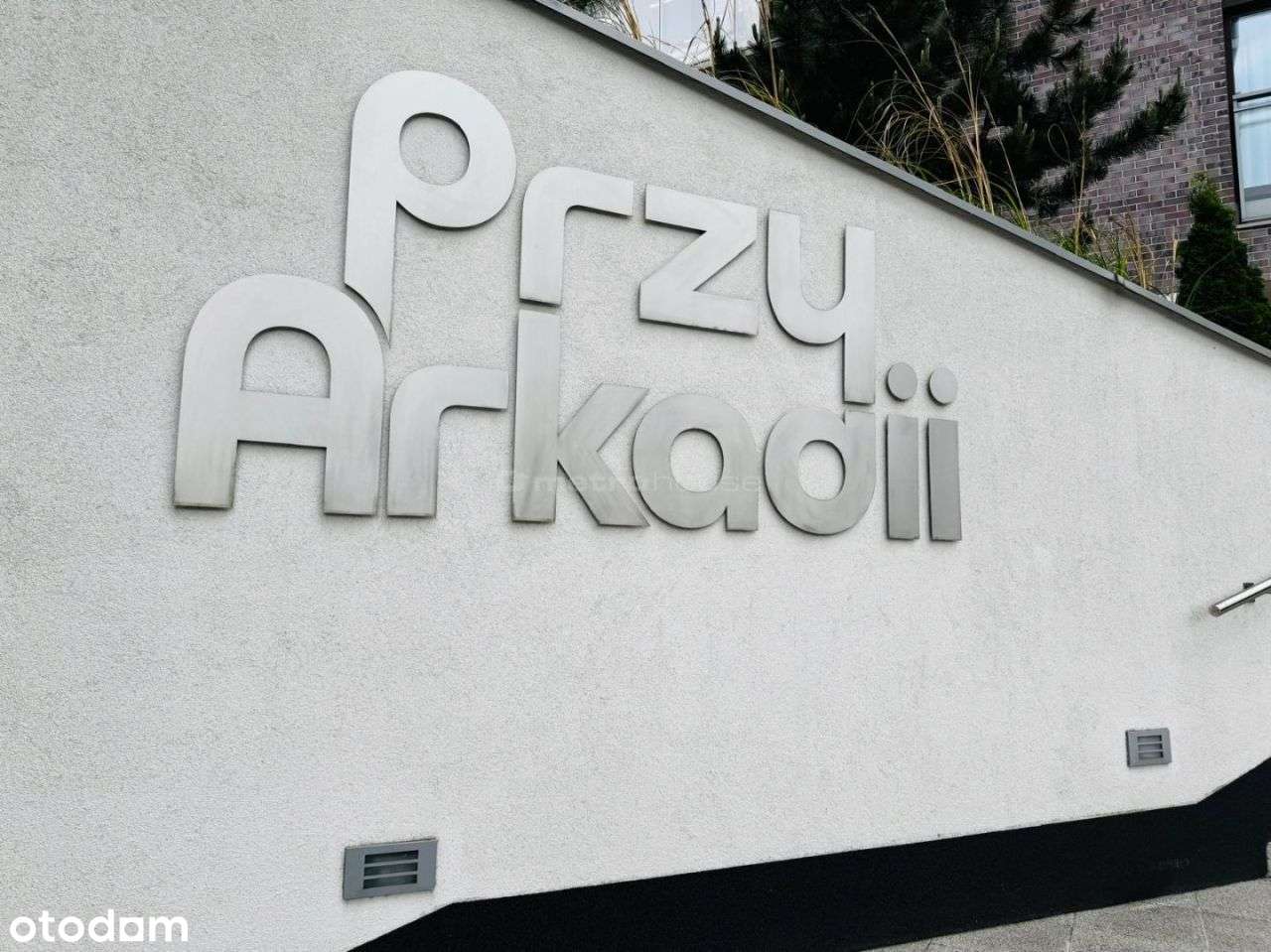 2 pokojowe mieszkanie w pobliżu Arkadii!-2