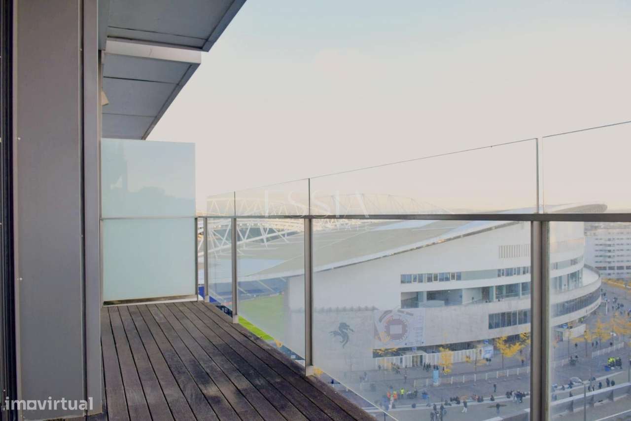 Apartamento T2 com Varanda nas Antas-0