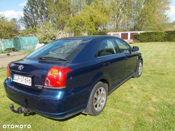 Toyota Avensis - 14