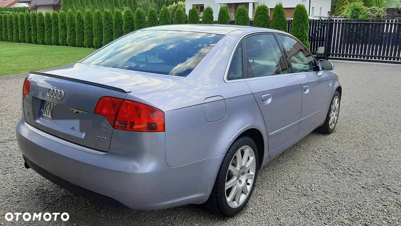 Audi A4 2.0 - 1