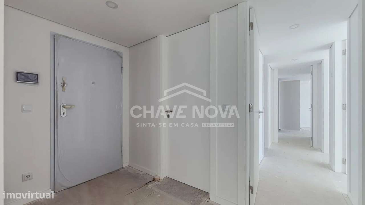 Apartamento T3 Novo c/ Lugar de Garagem Duplo na Madalena-11