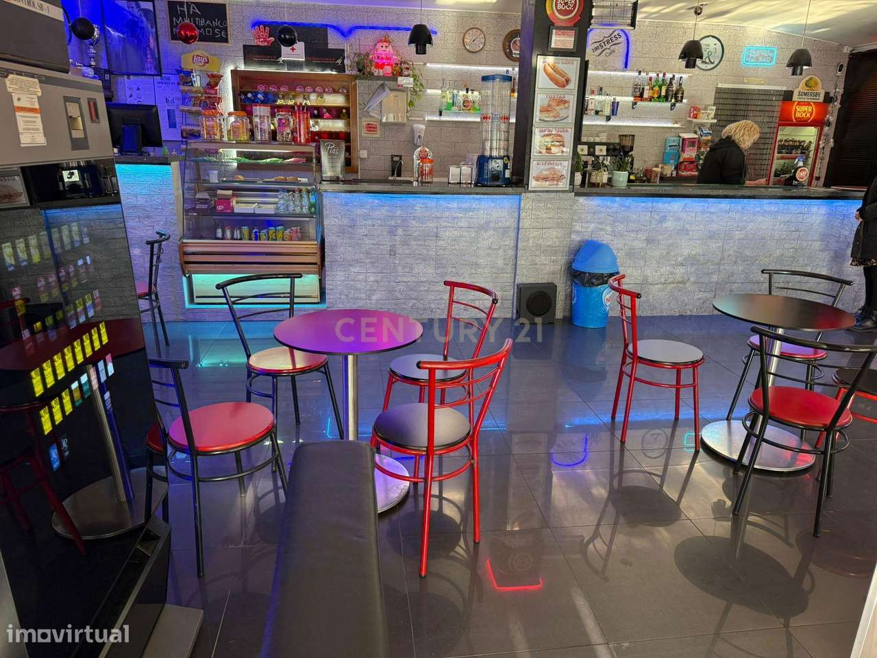 Bar todo equipado e em funcionamento na Guarda - Grande imagem: 5/6