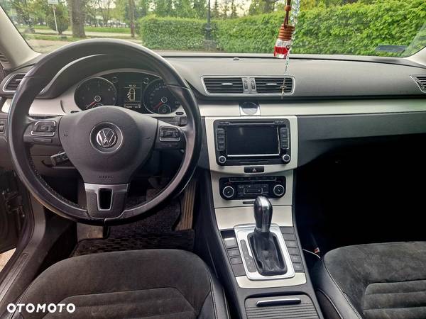 Volkswagen Passat 2.0 TDI Comfortline DSG - 10