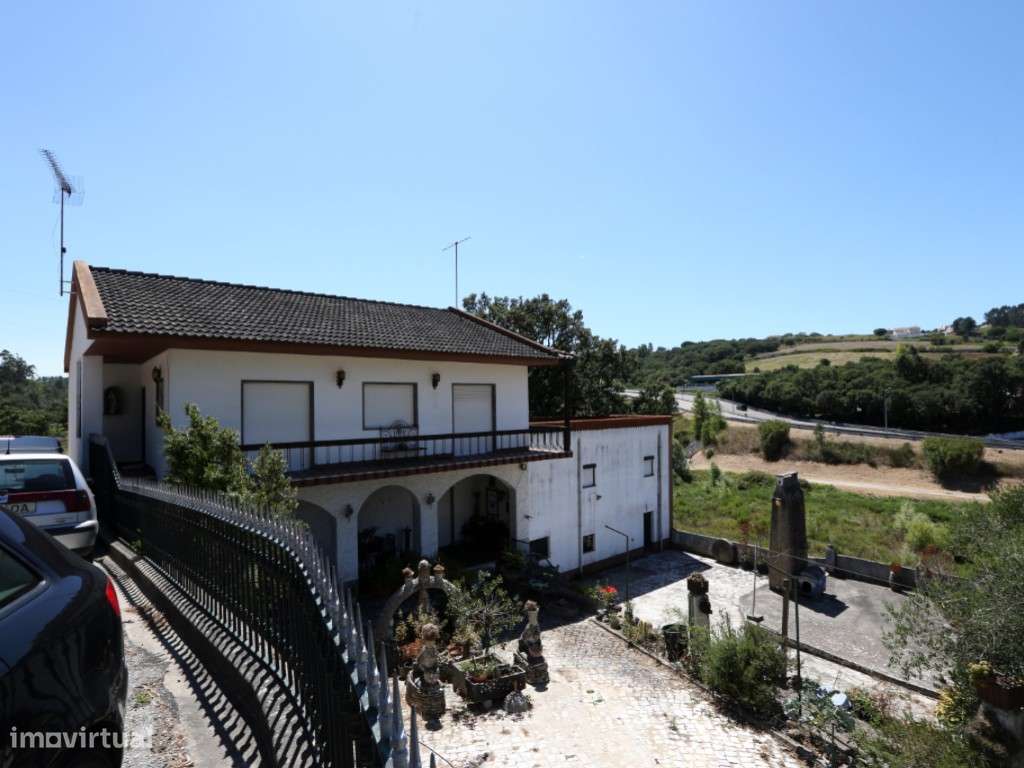 Oportunidade Prime no Centro de Alcobaça Terreno de 2.225 m² com Po...-0