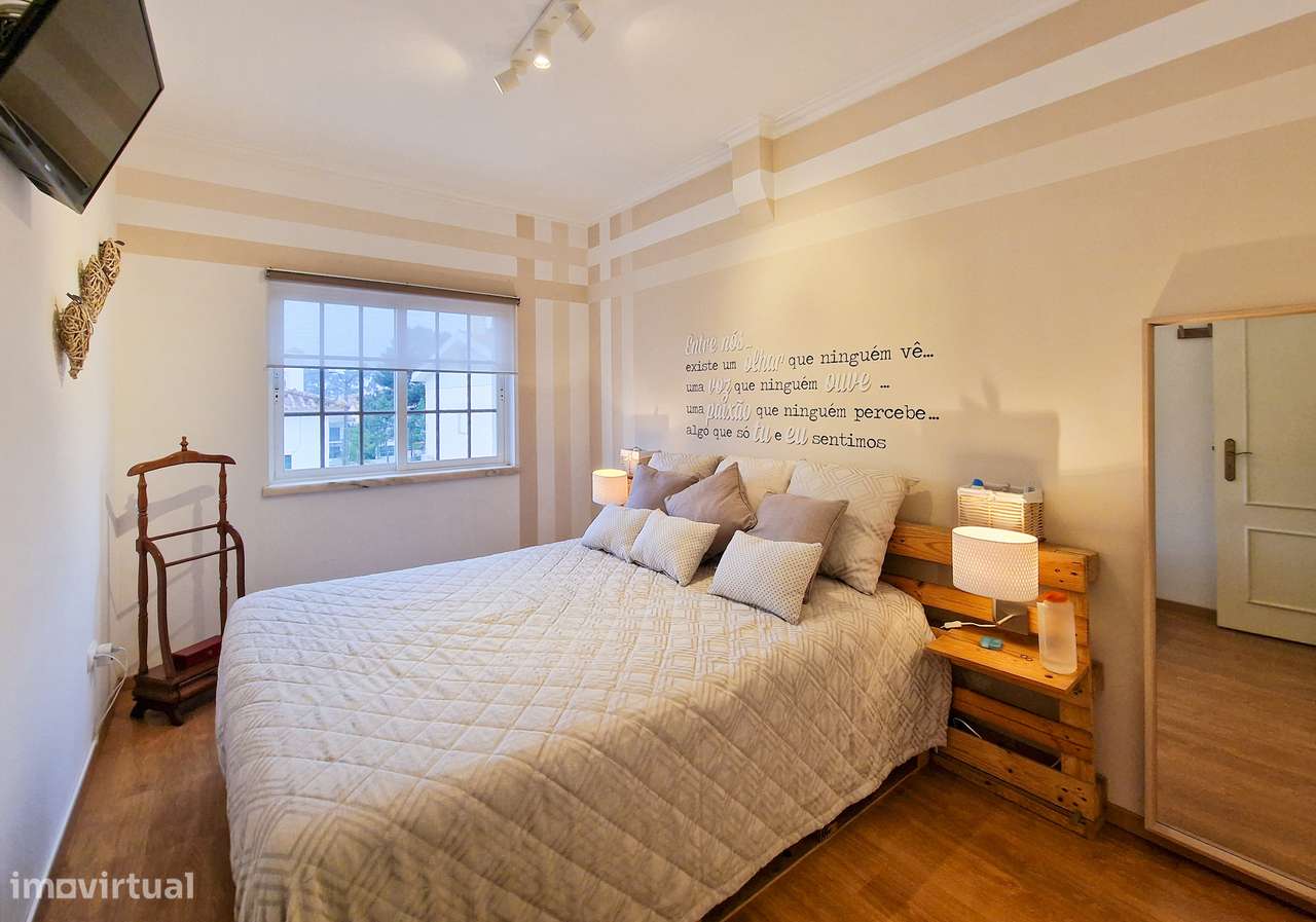 Moradia de 4+1 assolhadas - Muito estimada e pronta a habitar.-11