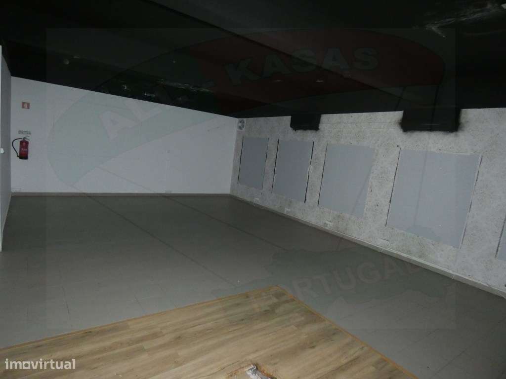 Loja para Venda na Amadora - Localização Central e Versátil - Grande imagem: 4/20