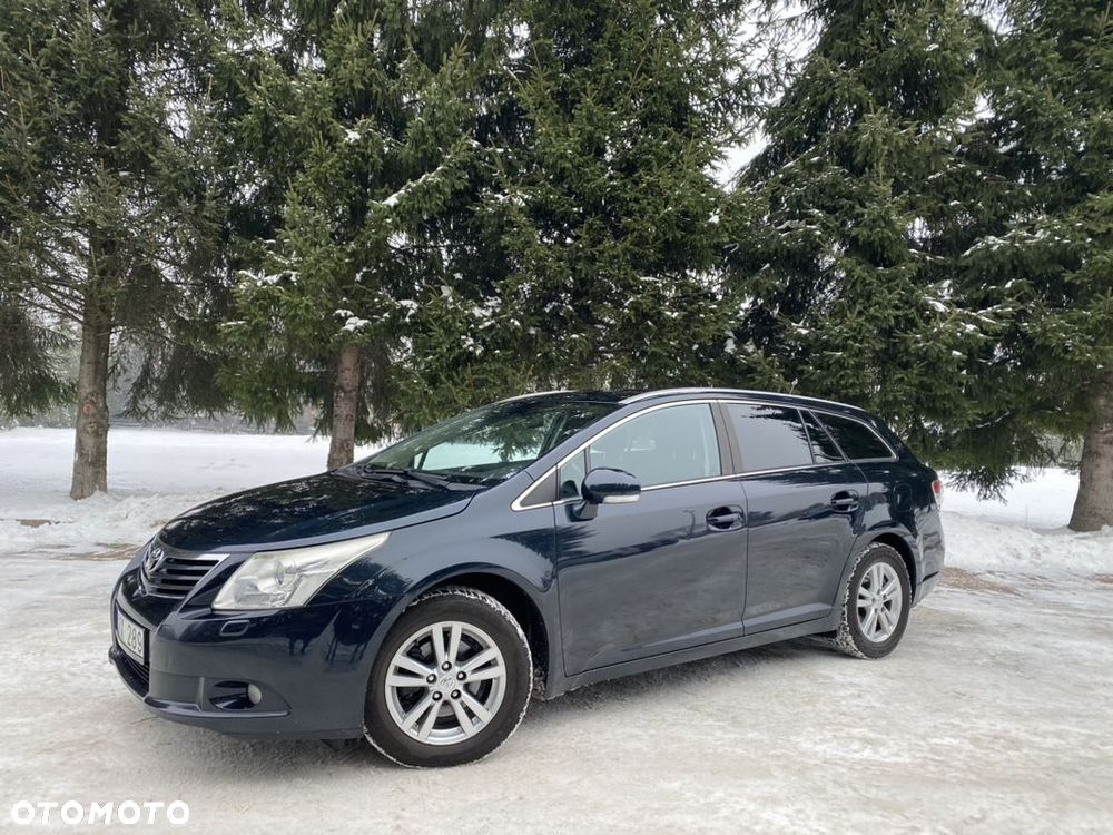 u-ywane-toyota-avensis-28-000-pln-266-000-km-otomoto