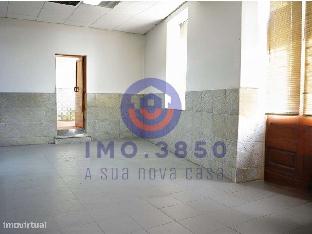 Prédio c/ 2 frações e excelente localização - Grande imagem: 5/15