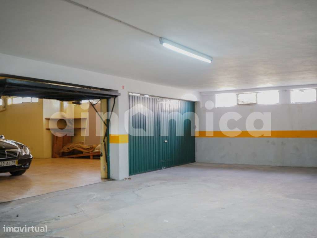 Apartamento T3+1 com 4 Frentes na Póvoa de Varzim - A 350m da Praia-38